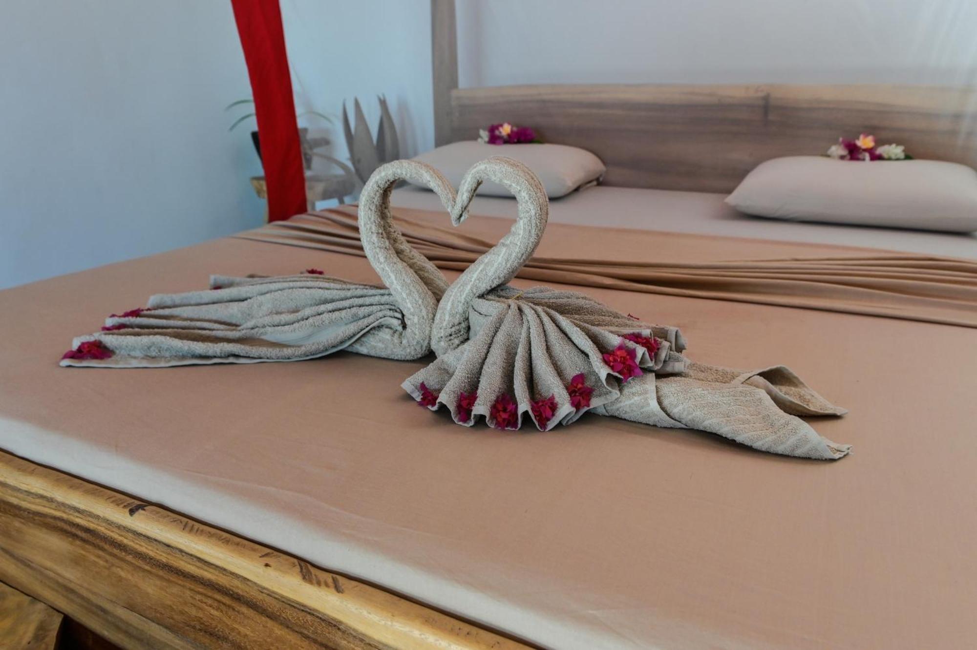 Shambala Madagascar: Beachfront Lodge And Adventures Ambolobozo Esterno foto
