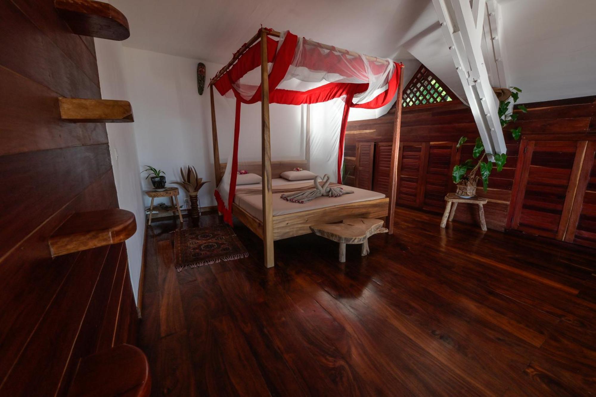 Shambala Madagascar: Beachfront Lodge And Adventures Ambolobozo Esterno foto