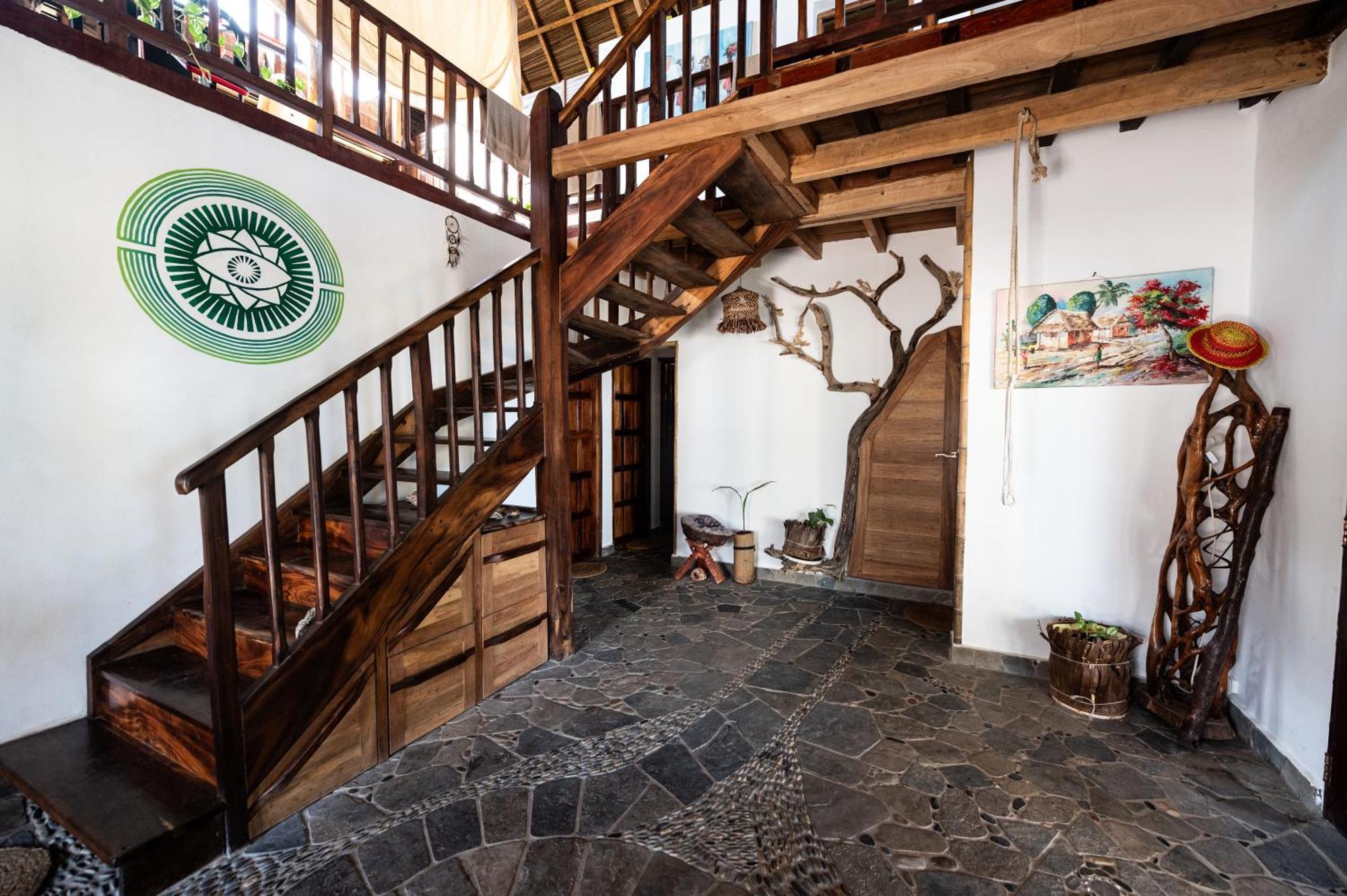 Shambala Madagascar: Beachfront Lodge And Adventures Ambolobozo Esterno foto
