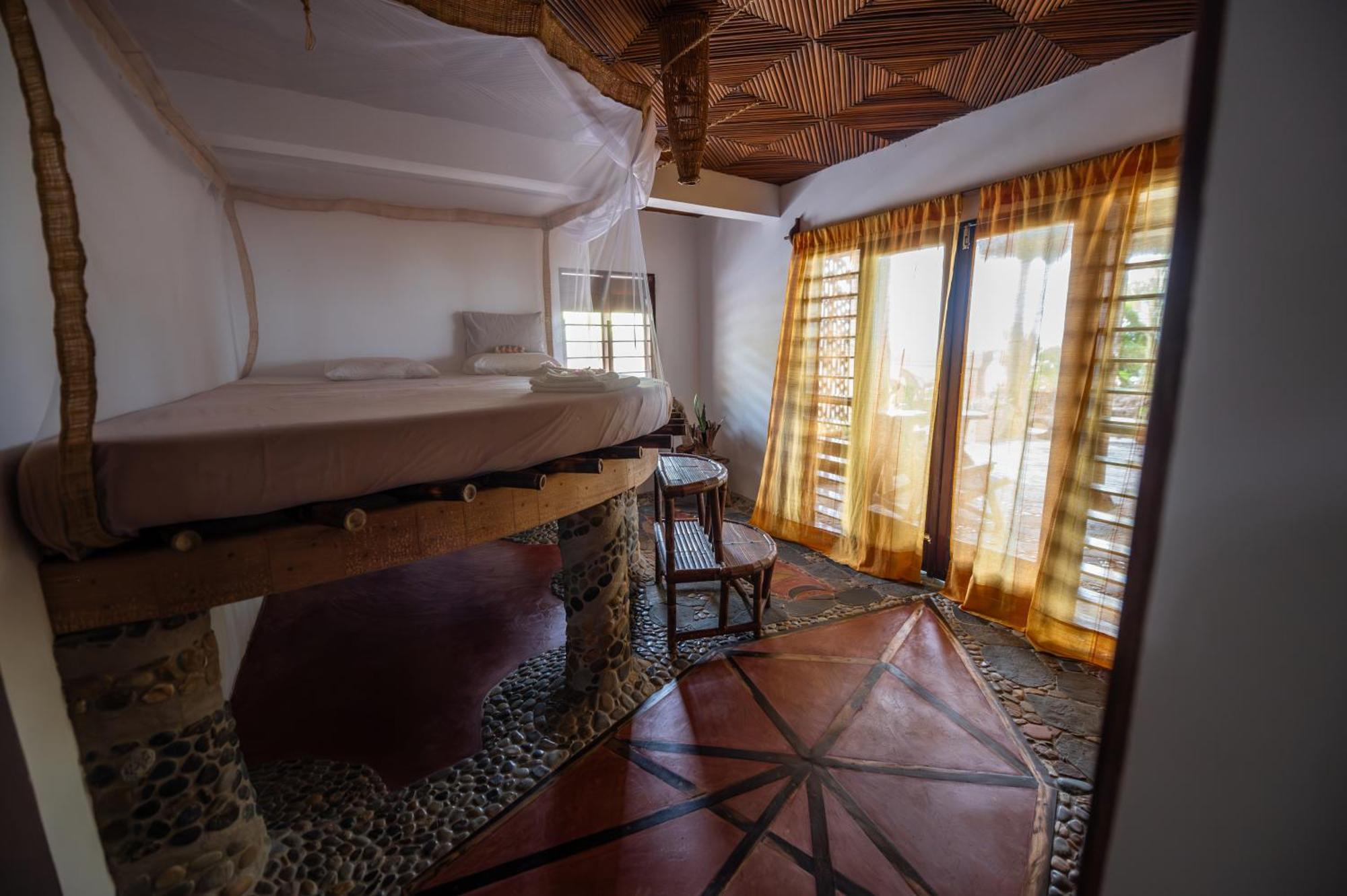 Shambala Madagascar: Beachfront Lodge And Adventures Ambolobozo Esterno foto