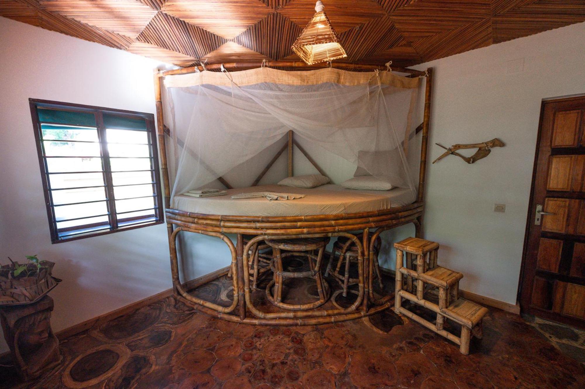 Shambala Madagascar: Beachfront Lodge And Adventures Ambolobozo Esterno foto