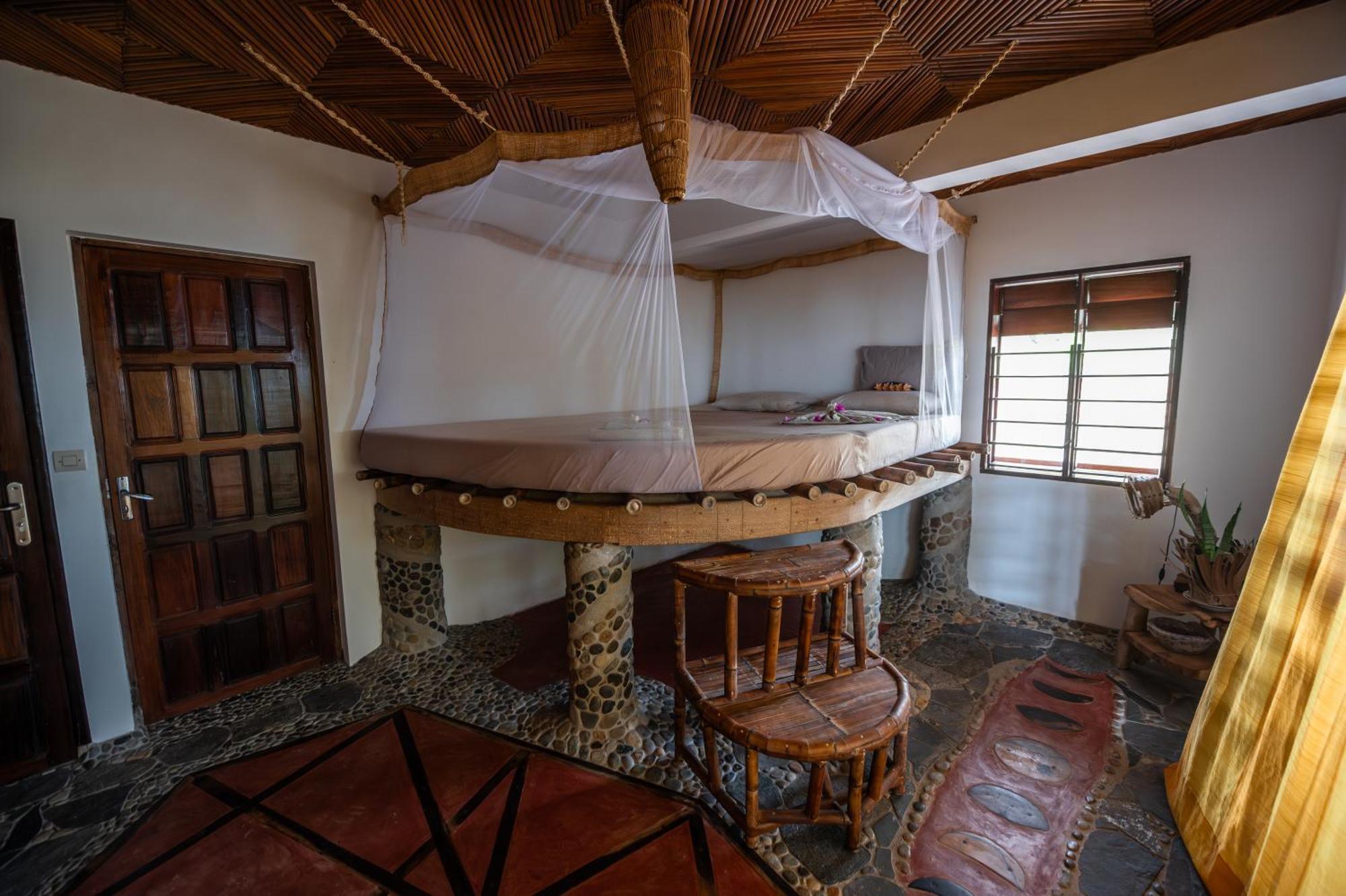 Shambala Madagascar: Beachfront Lodge And Adventures Ambolobozo Esterno foto
