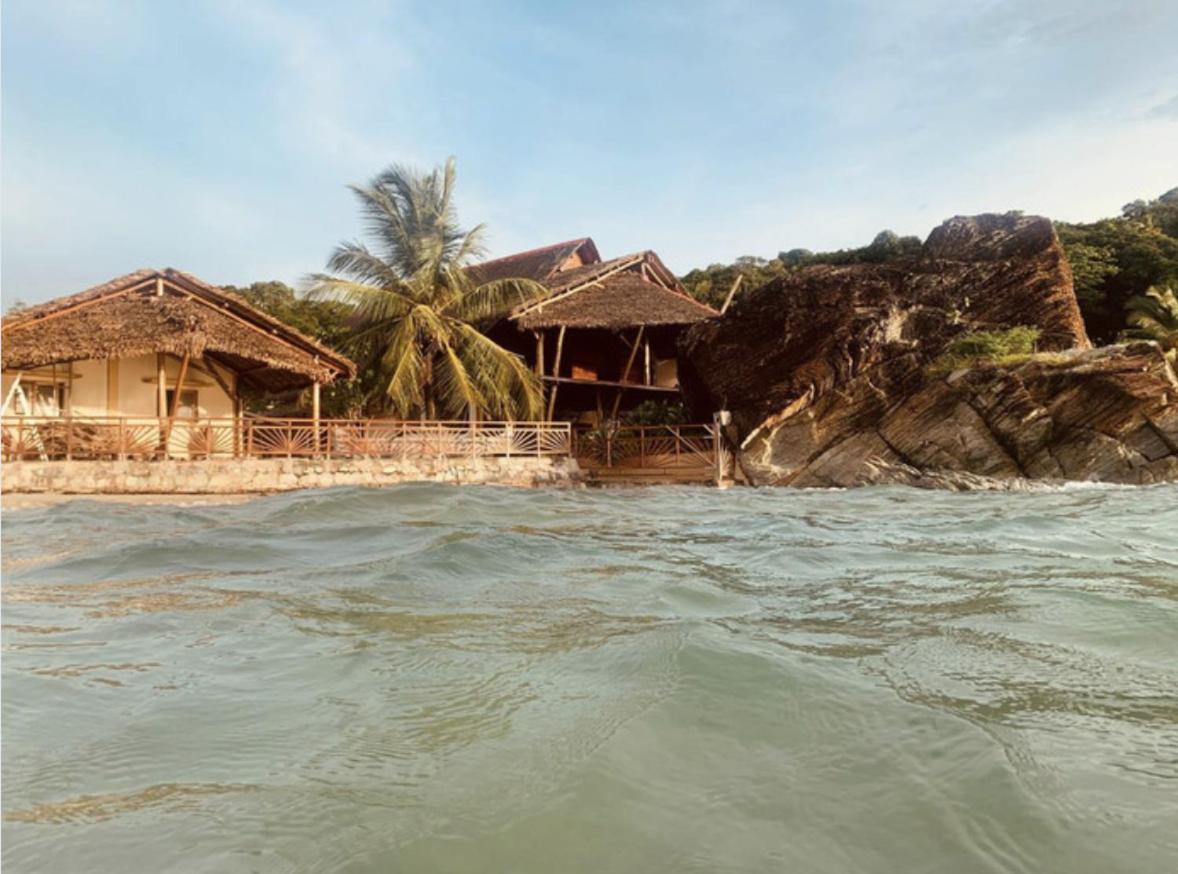 Shambala Madagascar: Beachfront Lodge And Adventures Ambolobozo Esterno foto